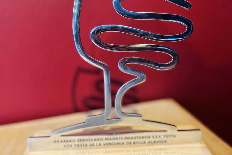 Altos de Rioja, galardonada en los Premios Vendimia 2025 por su Altos R Pigeage Blanco